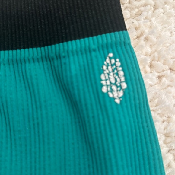 Free People, free movement bike shorts size M/L - Picture 2 of 2